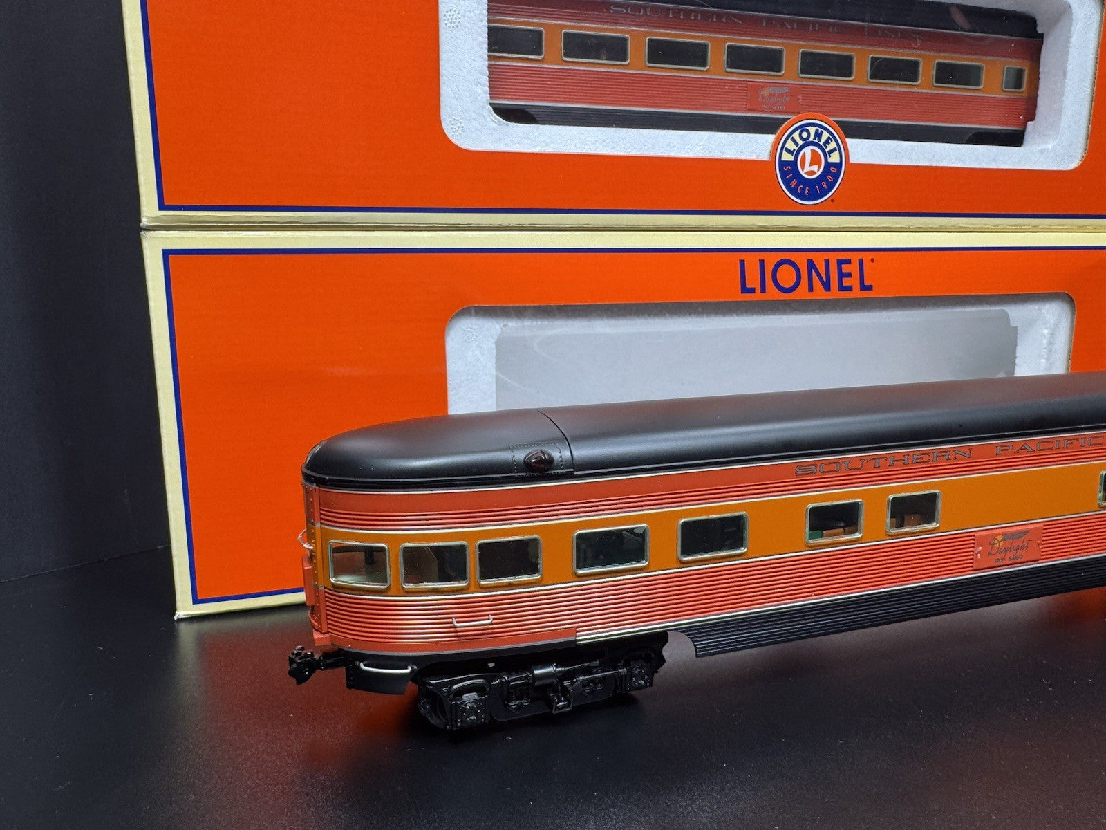 Lionel 6-29115 Southern Pacific Daylight 18" aluminum passenger set LNIB1