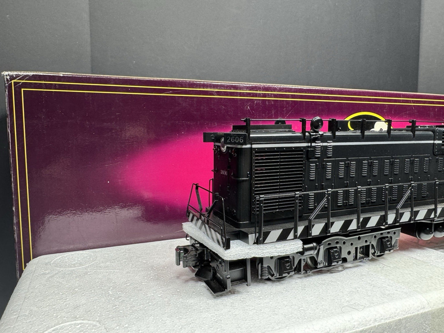 MTH 20-2427-3 Santa Fe 2500 HP transfer nonpowered diesel engine #2606 EX6