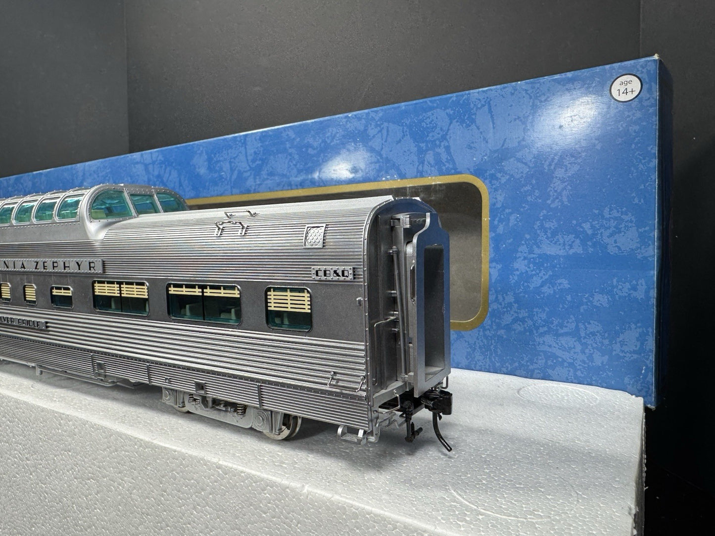 Atlas O 3002151-1 2-rail CB&Q California Zephyr 21" dome chair car #4716 LNIB9