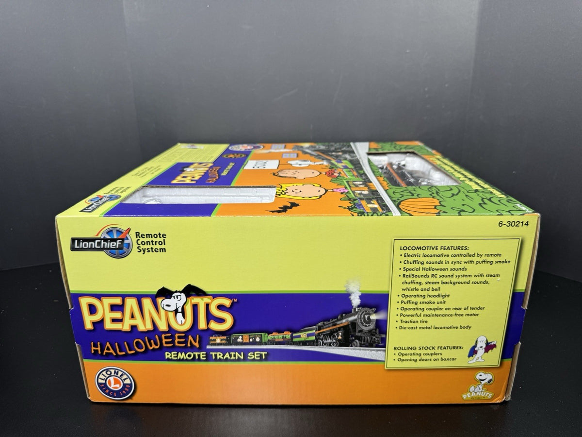 Lionel 6-30214 LionChief Peanuts Halloween ready-to-run train set LNIB5