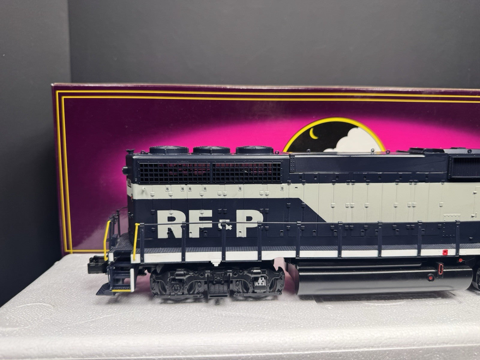 MTH 20-2425-1 Richmond RF&P GP-40 diesel engine #143 PS2 BCR LNIB3