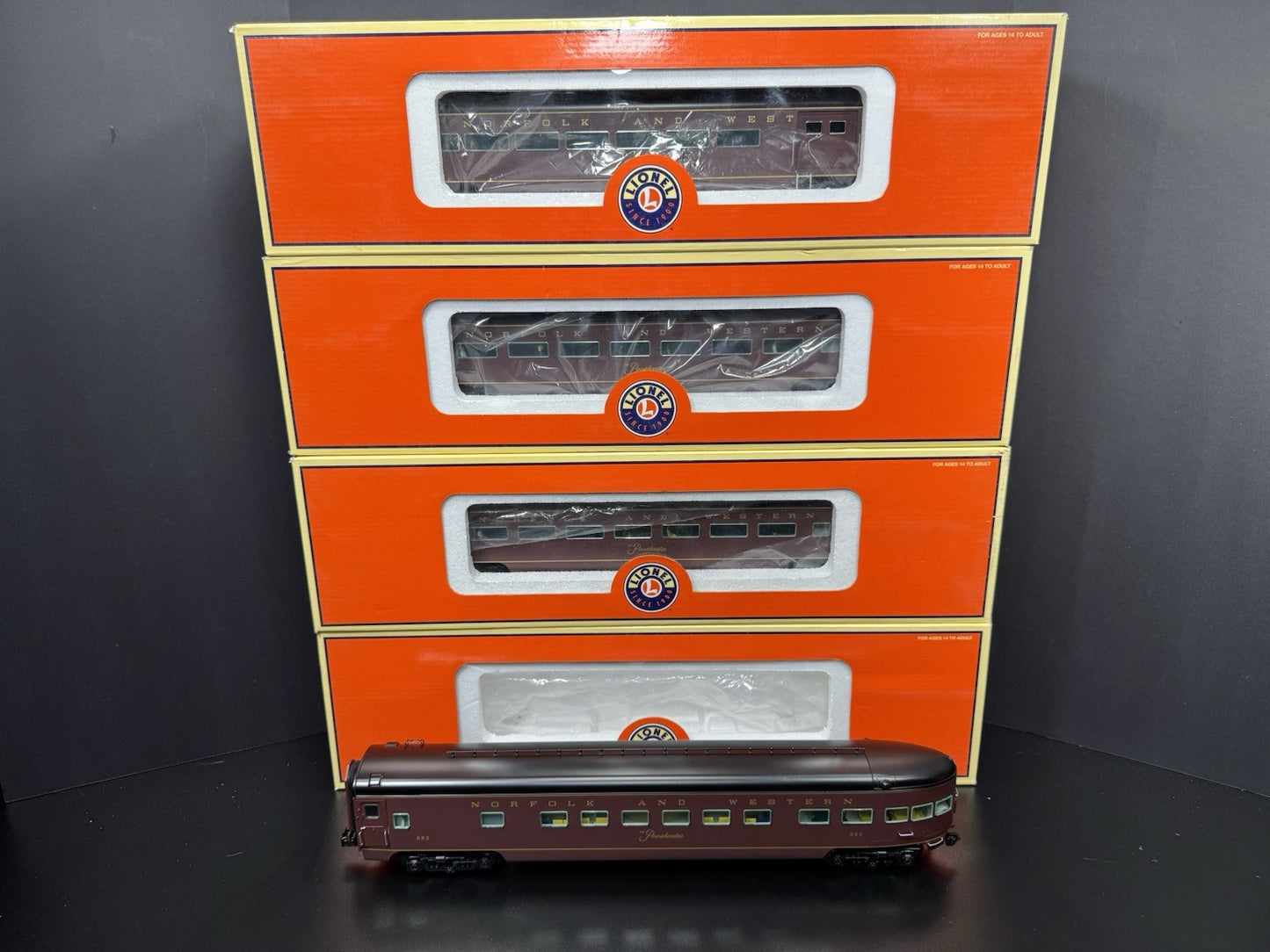 Lionel 6-25777 thru 6-25780 N&W Pocohantas 18" aluminum passenger 4-car set LNIB0