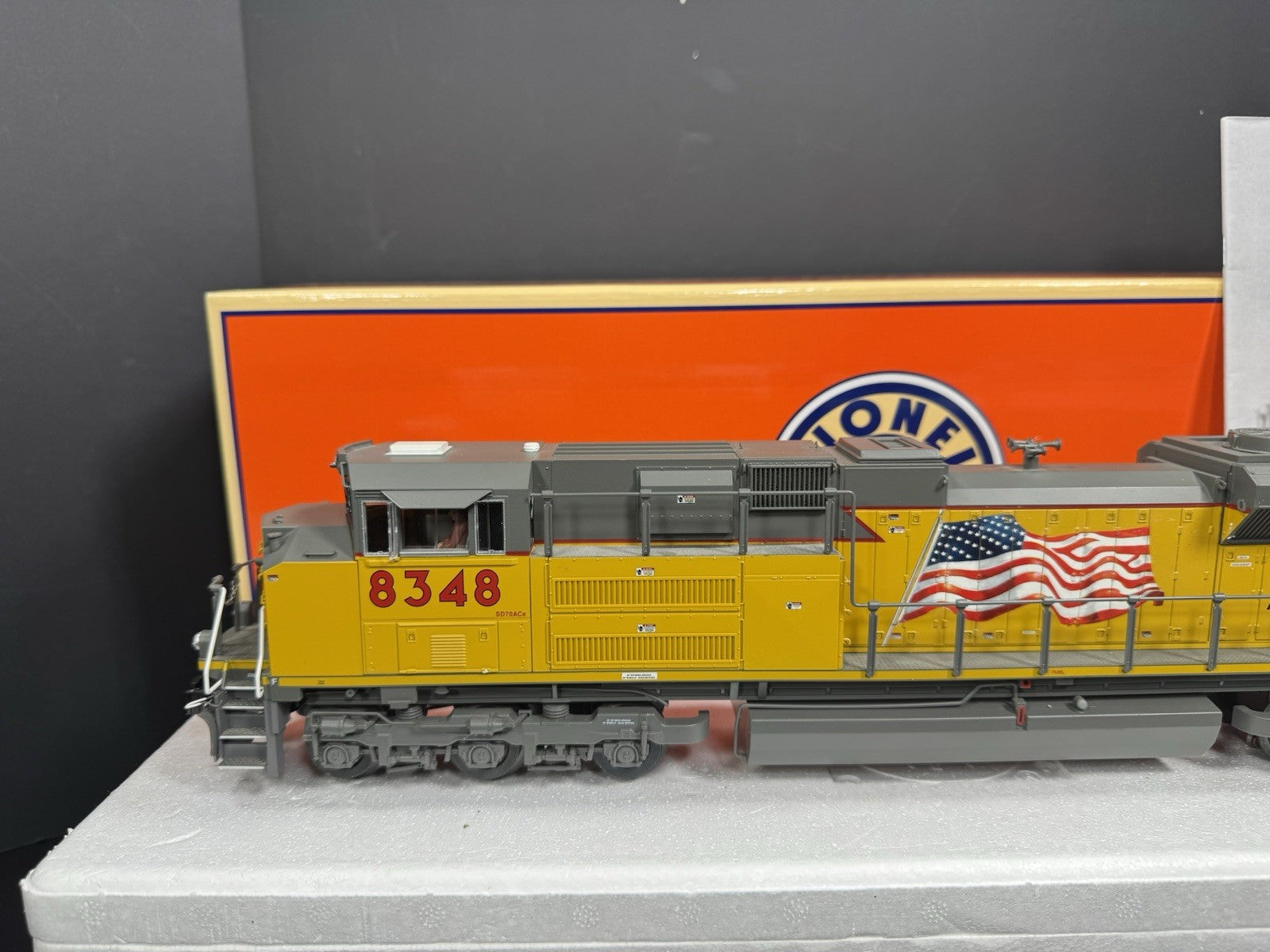 Lionel LEGACY 6-28264 Union Pacific UP flag SD70ACe diesel engine #8348 EX2