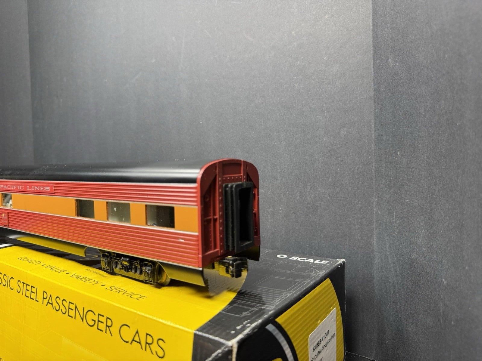 K-Line K4688-41040 Southern Pacific 21" aluminum coffee lounge car #10400 LNIB9
