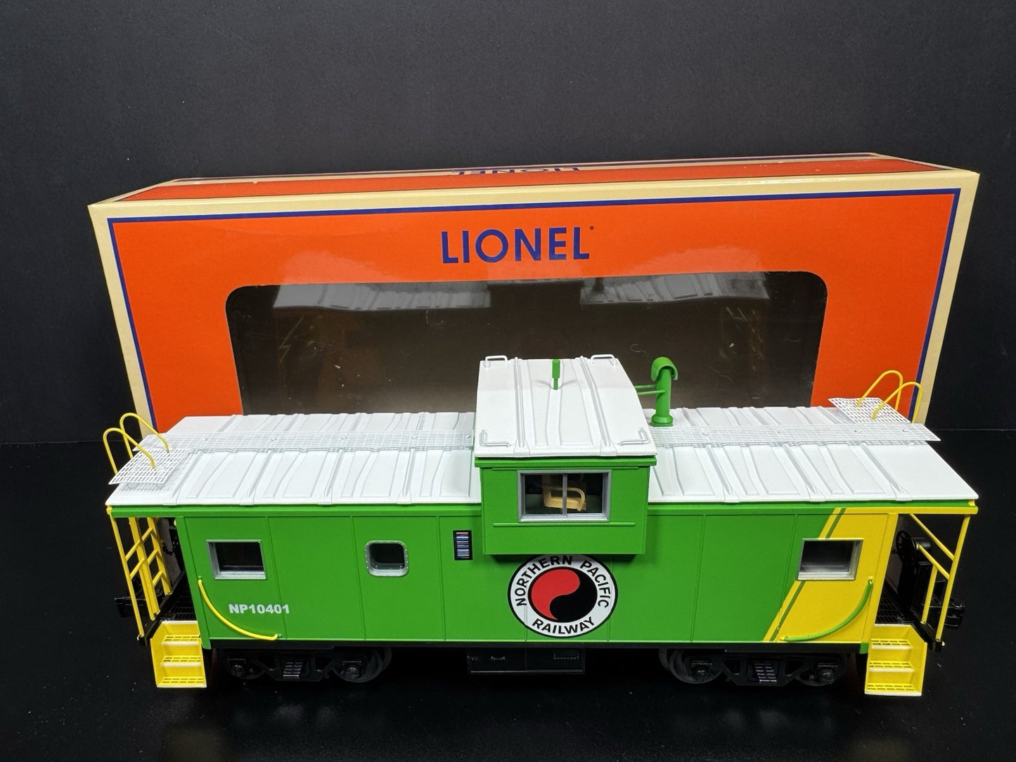 Lionel 2226170 Northern Pacific NP CupolaCam caboose #10401 LNIB6