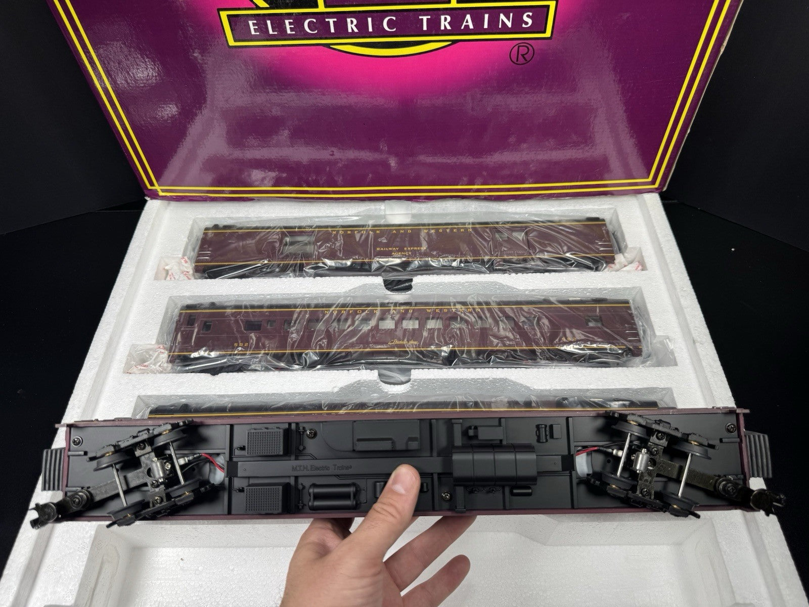 MTH 20-6514 Norfolk & Western N&W 70' streamlined passenger 5-car set LNIB3
