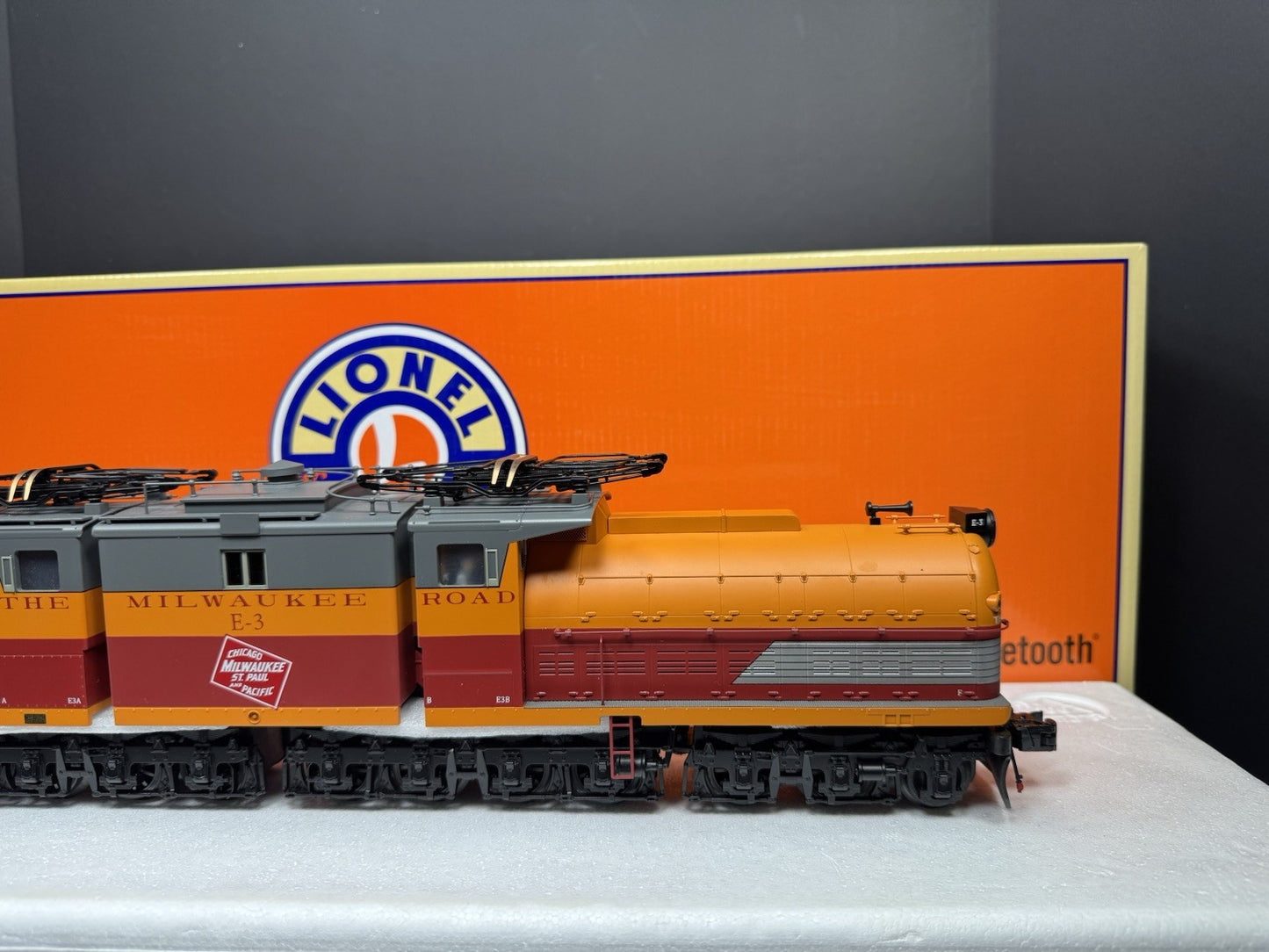Lionel LEGACY 1933573 Milwaukee Road bipolar electric engine #3 LNIB3