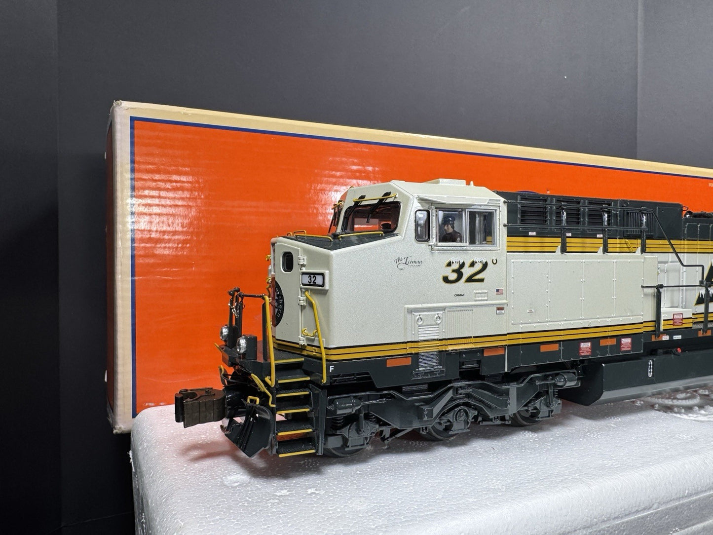 Lionel LEGACY 6-31783 BNSF Ice Cold Express AC6000 diesel engine #32 EX1