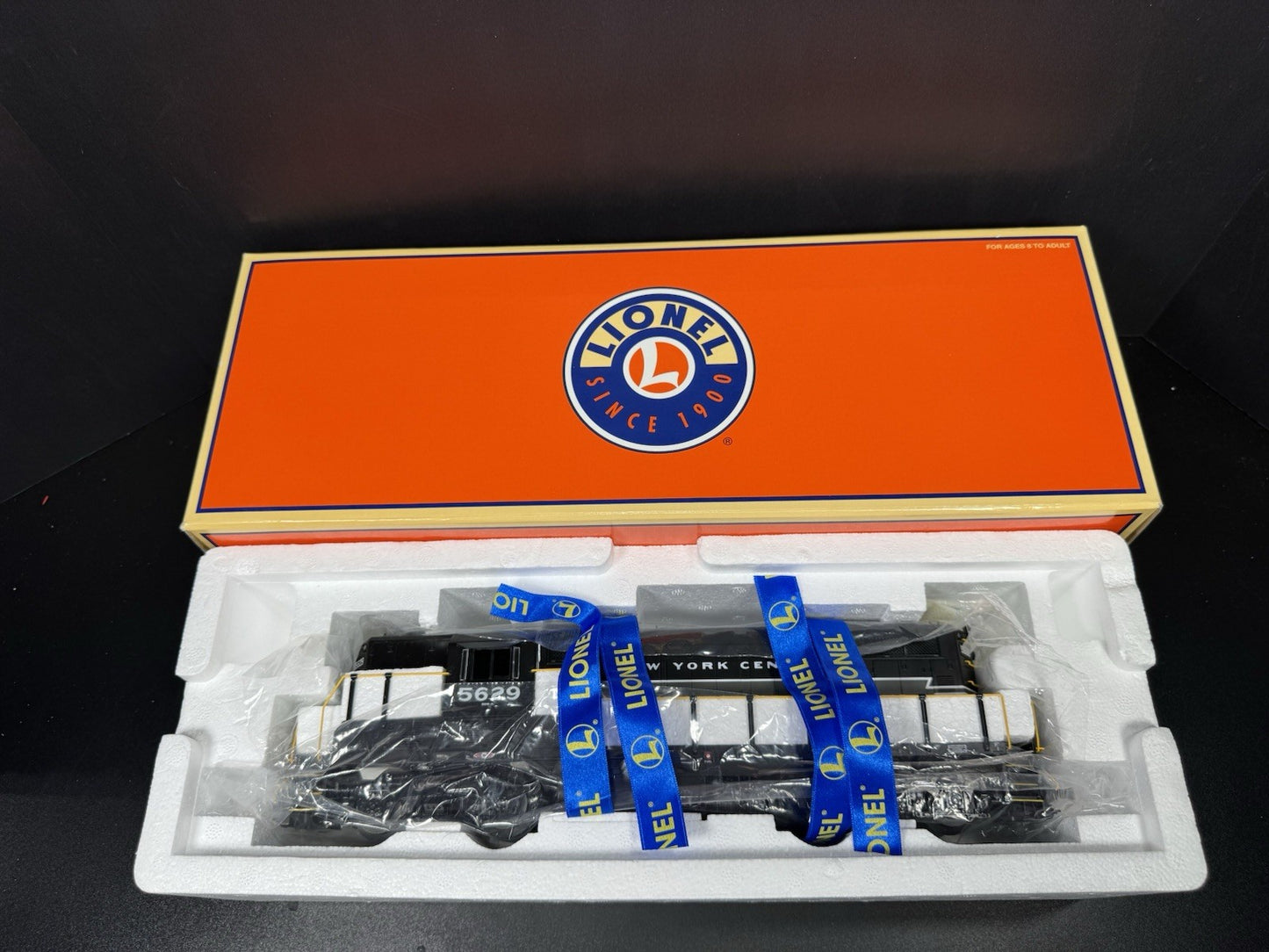 Lionel 6-28562 New York Central NYC GP-7 nonpowered diesel engine #5629 LNIB13