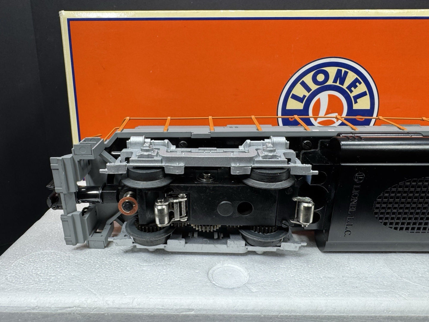 Lionel 6-28218 TMCC Lehigh Valley "Yellow Jacket" C-420 diesel engine #407 LNIB11