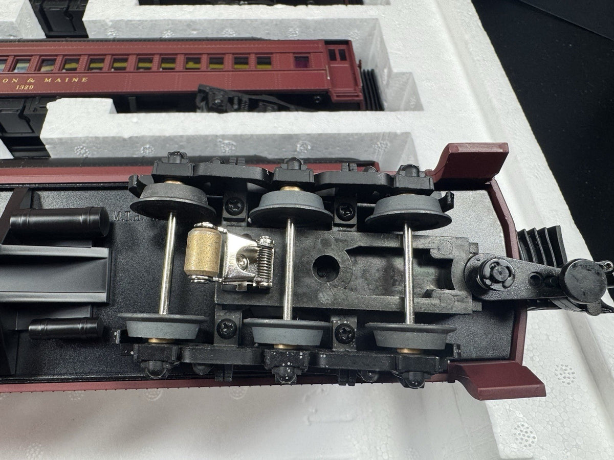 MTH 20-4027 Boston & Maine B&M 70' Madison passenger 5-car set EX6