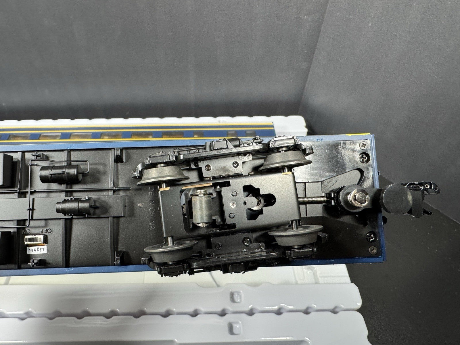 Lionel 6-83120 CSX 21" passenger 4-car set EX7