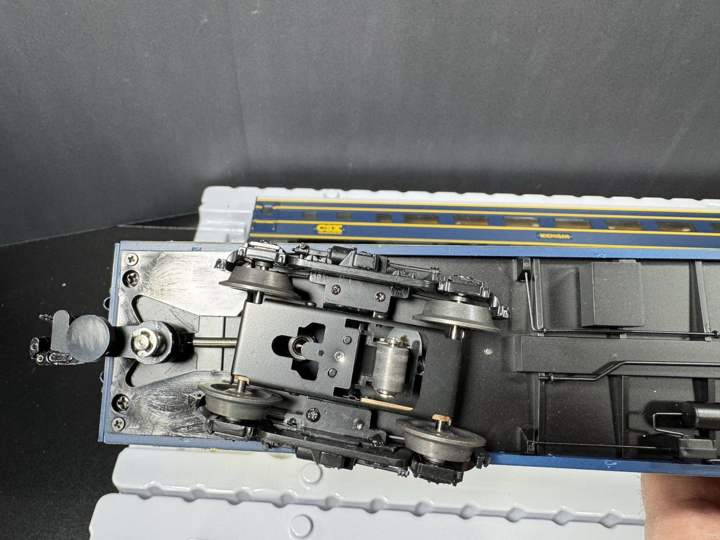 Lionel 6-83120 CSX 21" passenger 4-car set EX6