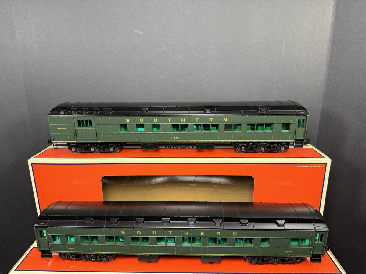 Lionel 1927470 Southern 18" heavyweight combine coach passenger car 2-pack EX2