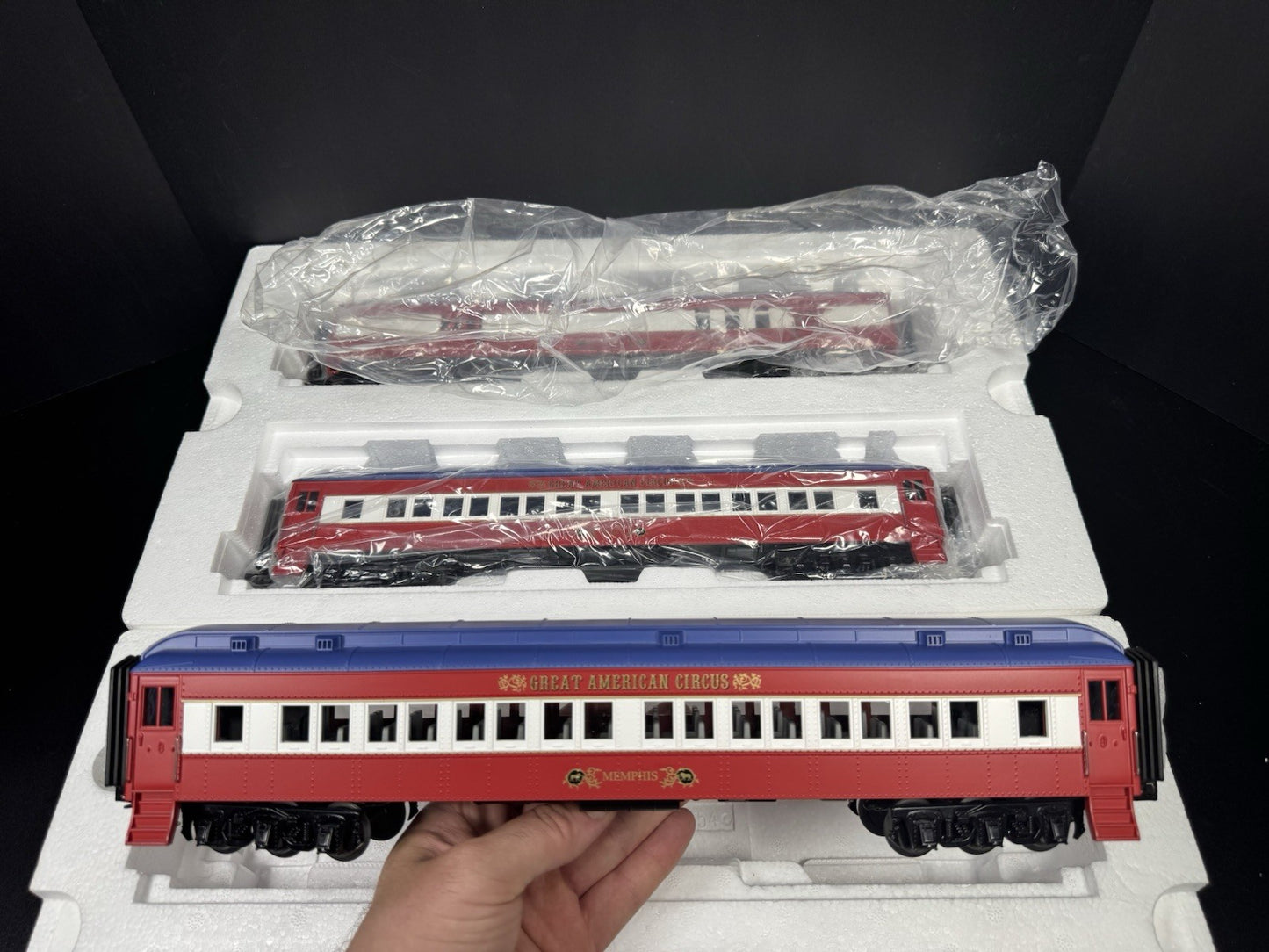 MTH RailKing 30-6940 Circus 60' Madison passenger 4-car set LNIB4